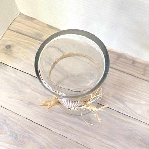Hurricane Candle Holder Glass Nautical Beach Coastal Rafia Seashell Design - Picture 4 of 9